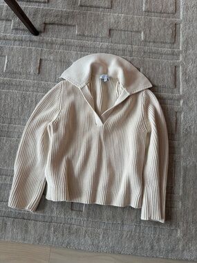 Women's Cream V-Neck Ribbed Sweater with Open Collar size small